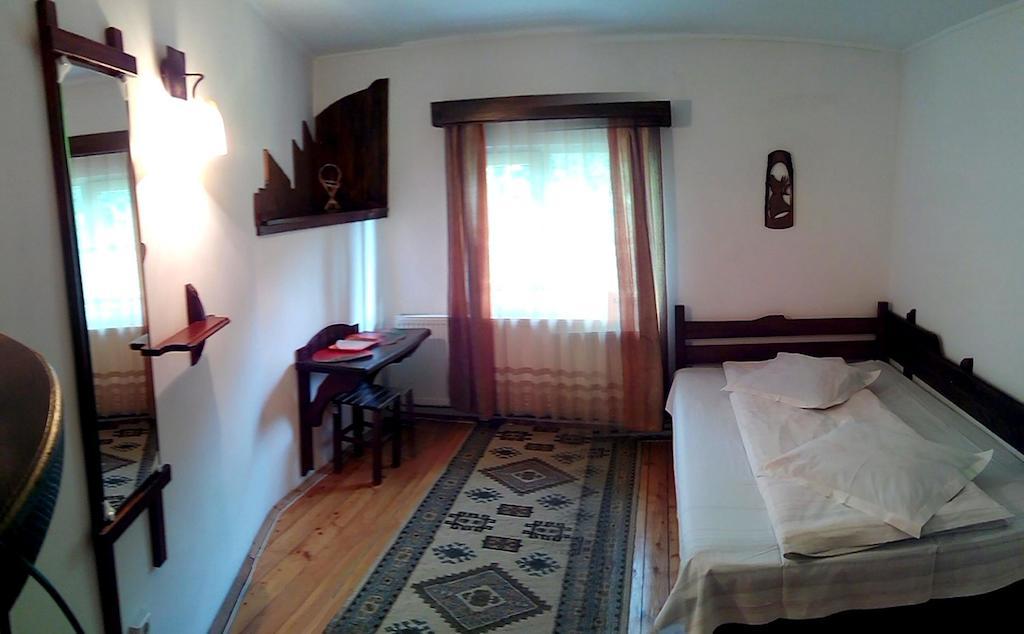 Vila Vanturis Hotel Sinaia Quarto foto